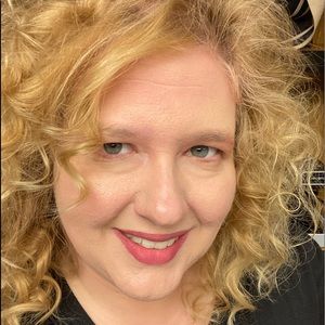 Meet your Posher, Sandi